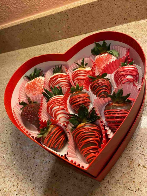 Fresas_cubiertas_con_chocolate_Deysi's_Sweet_Treats